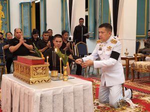 สภ.ลำสนธิ เป็นเจ้าภาพ ร่วมพิธีบำเพ็ญกุศลอุทิศถวายแด่สมเด็จพระนางเจ้าสิริกิติ์ พระบรมราชินีนาถ พระบรมราชชนนีพันปีหลวง